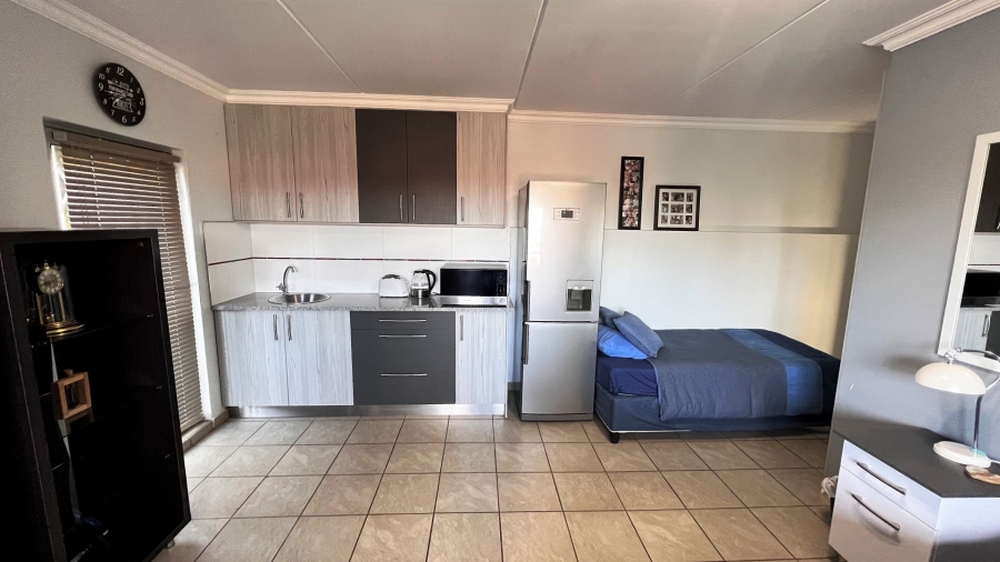 4 Bedroom Property for Sale in Langenhovenpark Free State